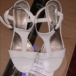 Sz 9 1/2 sandals by Pesaro